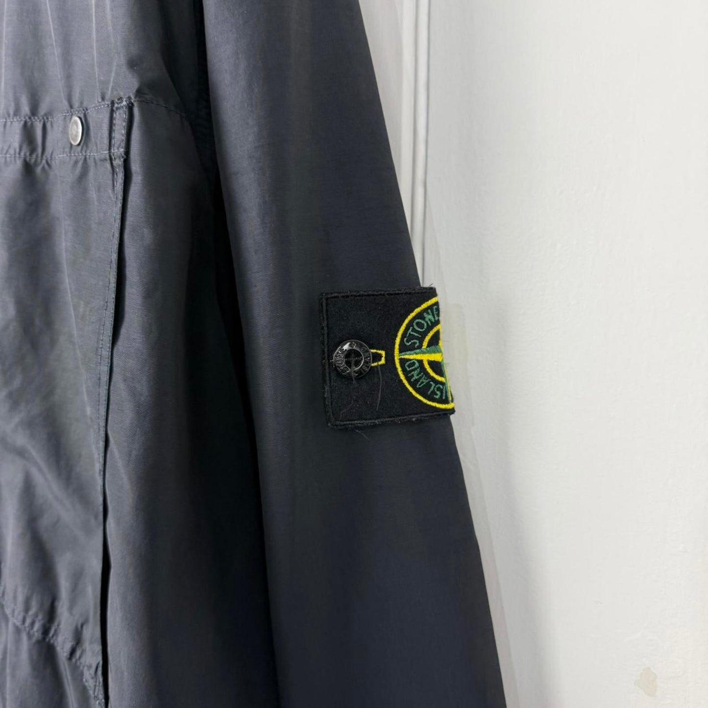 00s Stone Island Resin Cotton Jacket in Black (3XL)