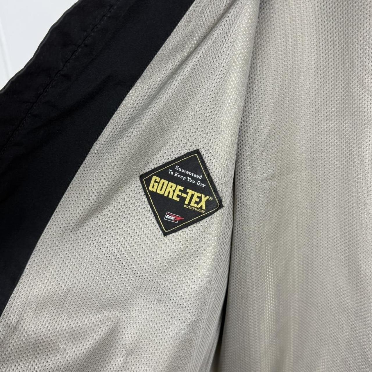 2000’s Prada Sport Goretex Bomber Jacket (M)