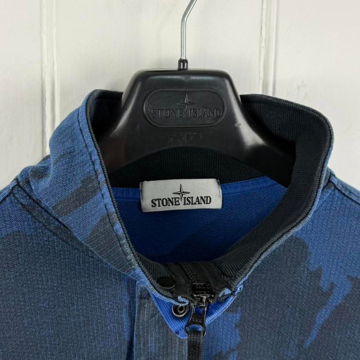 Stone Island Flowing Camo Jumper – Blue / Navy (XXL)