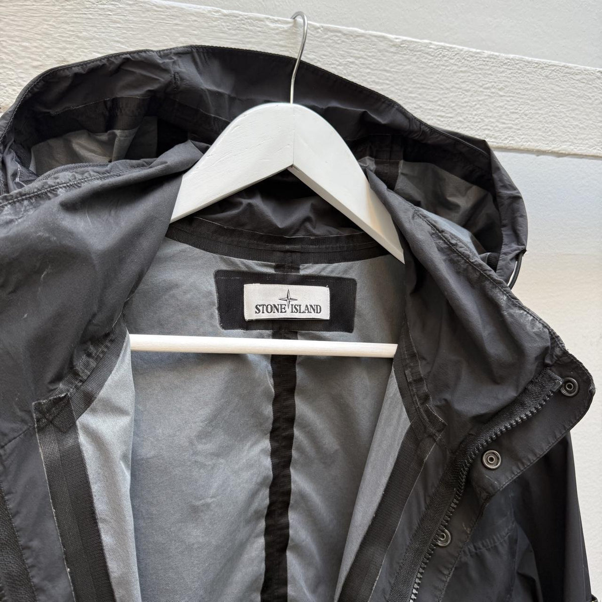 Stone Island Garment Dyed Performance Tela Hooded Jacket – Black (L)