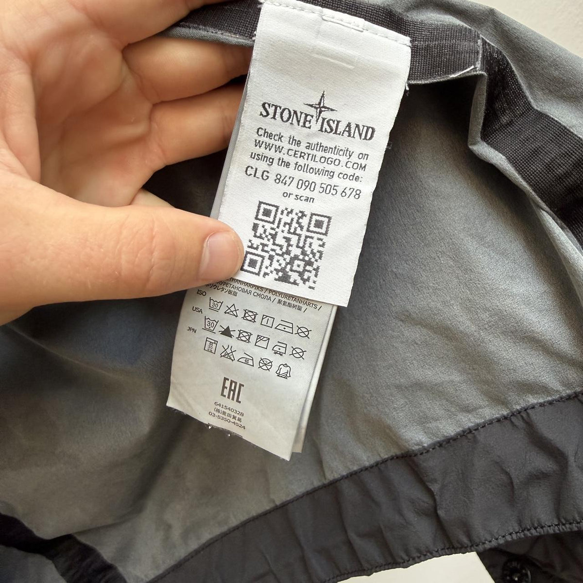 Stone Island Garment Dyed Performance Tela Hooded Jacket – Black (L)