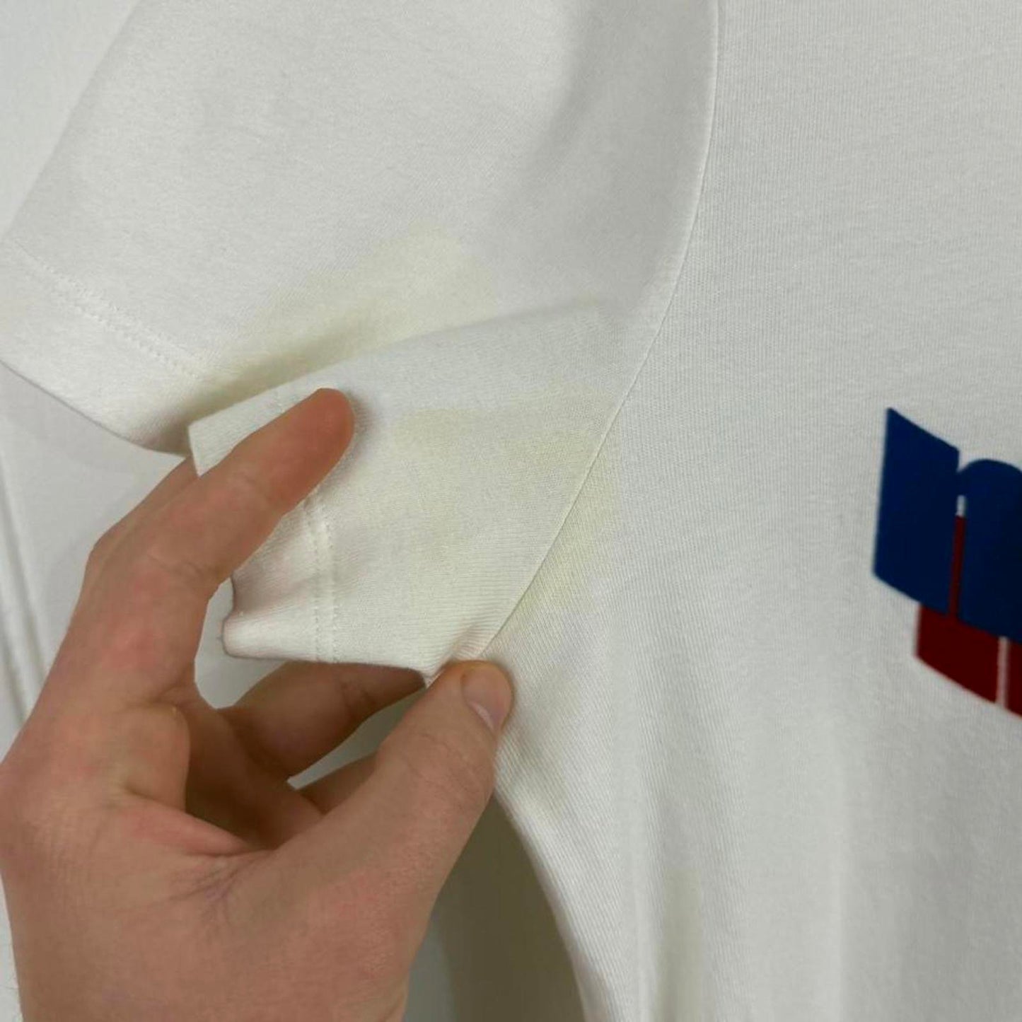 Moncler Logo T-Shirt – Off White (L)