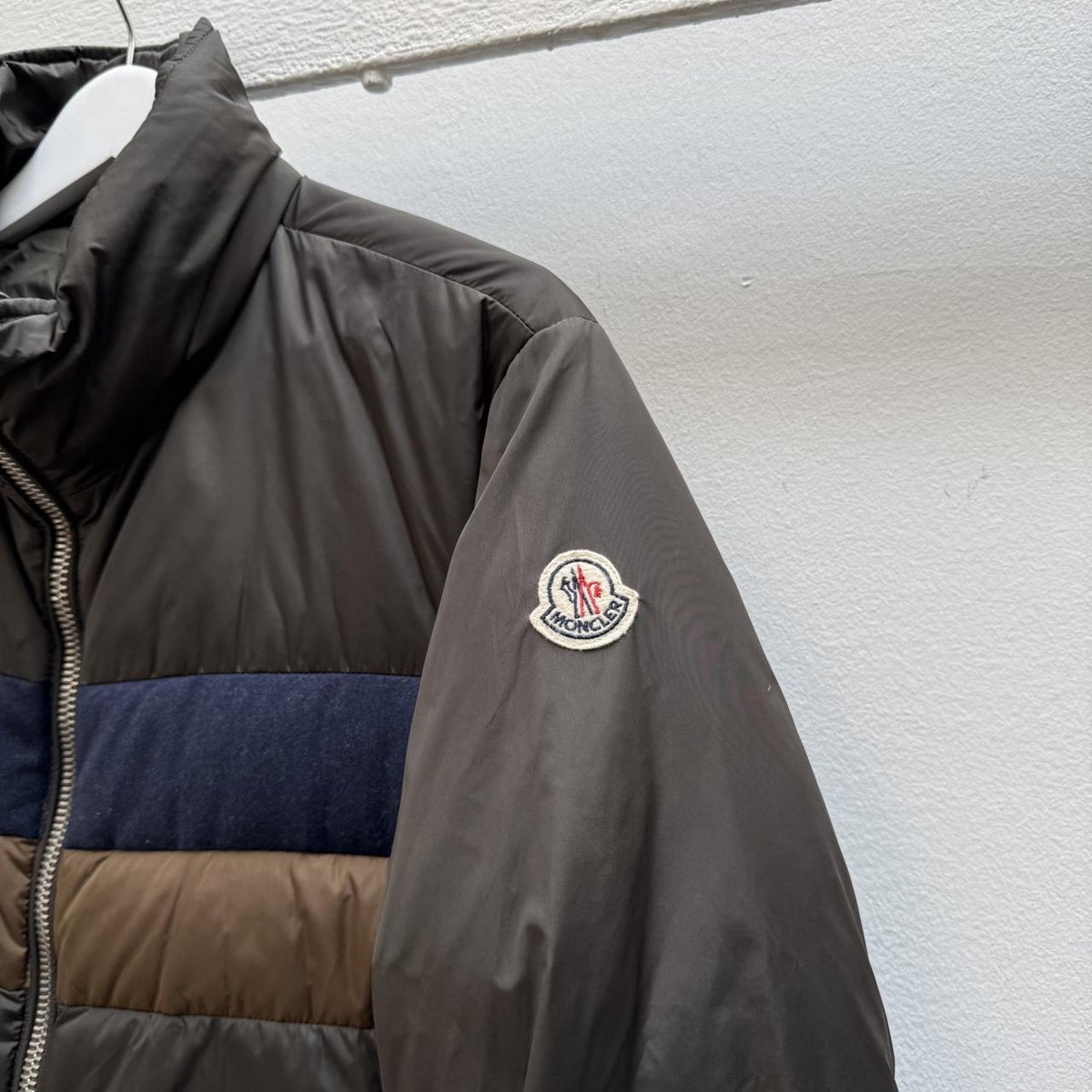 Moncler Vilbert Puffer Jacket (S)