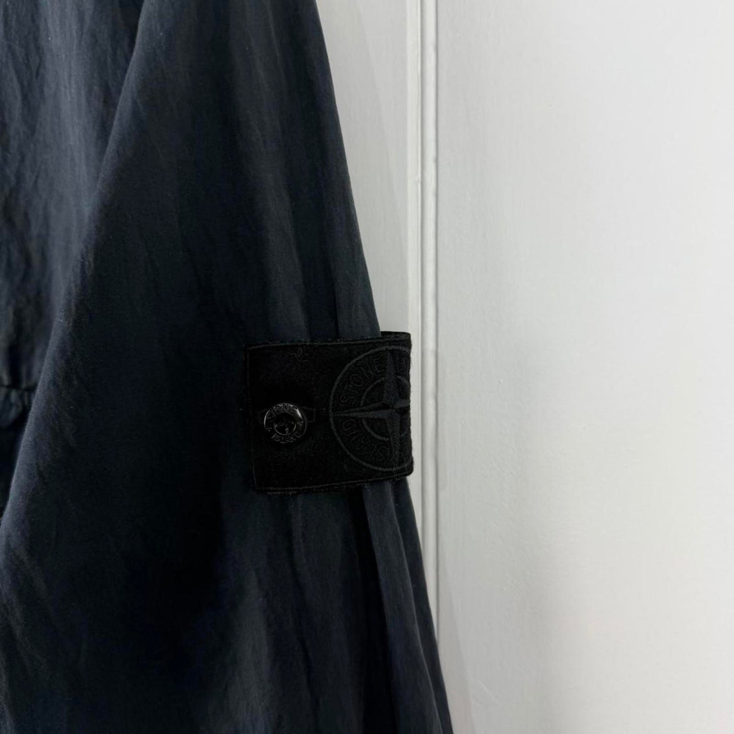 Stone Island Ghost Smock Jacket in Black (M)