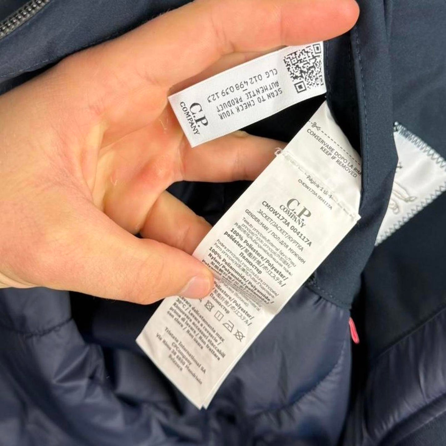 CP Company Primaloft Insulated Jacket in Navy (L)