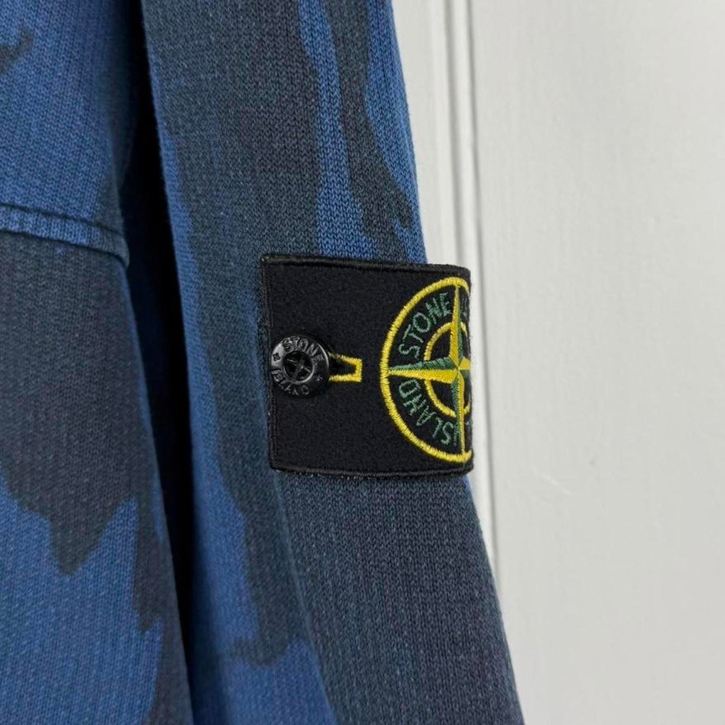 Stone Island Flowing Camo Jumper – Blue / Navy (XXL)