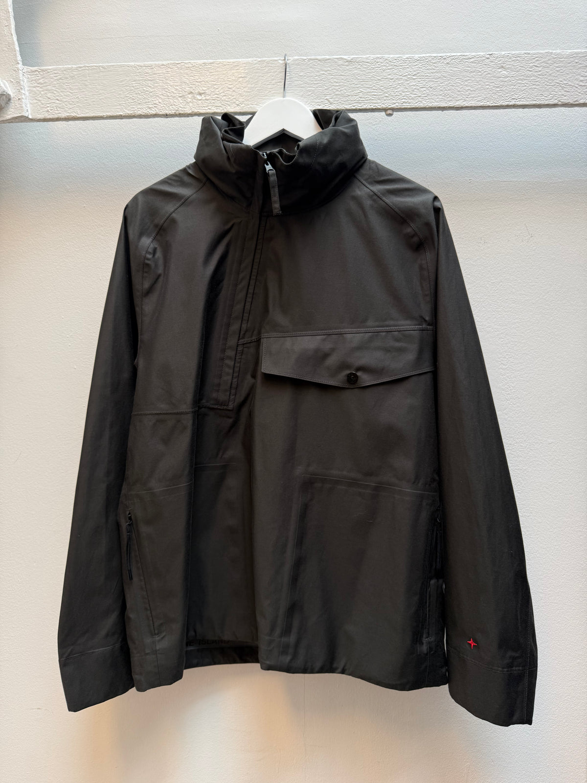 Stone Island Marina Jacquard 3L Gore-Tex Pullover Jacket – Black