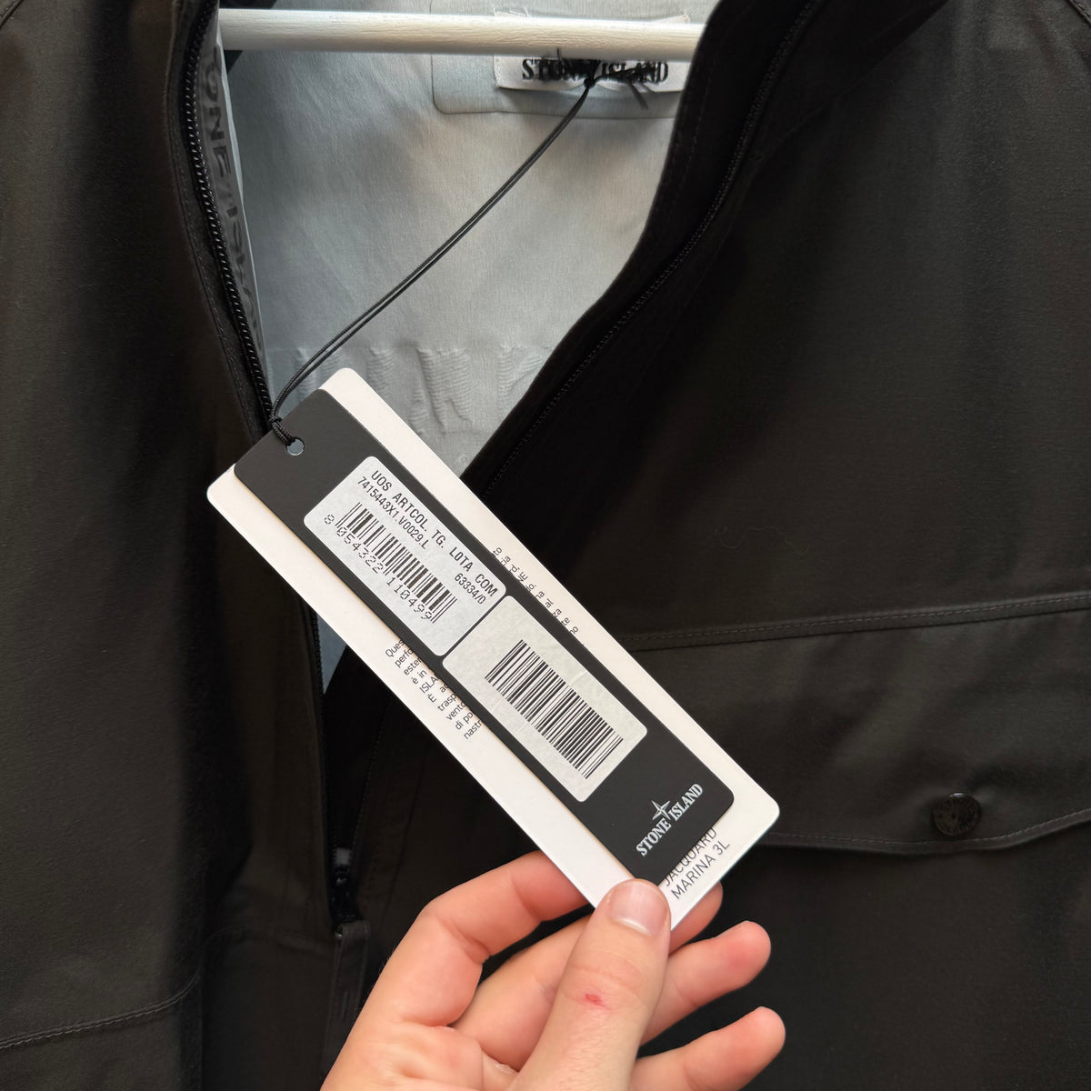 Stone Island Marina Jacquard 3L Gore-Tex Pullover Jacket – Black