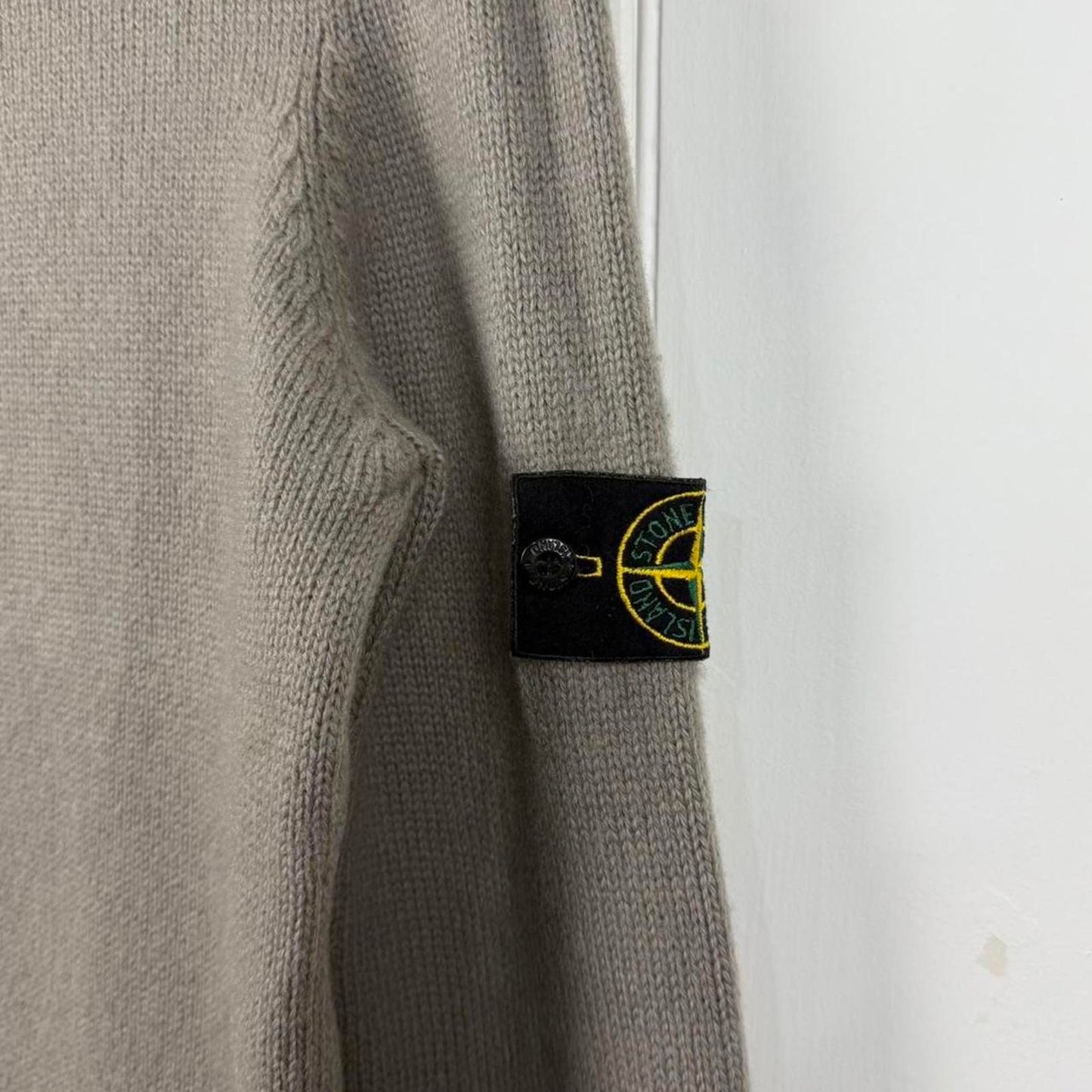Mid 00s Stone Island Knit Jumper in Grey (M)