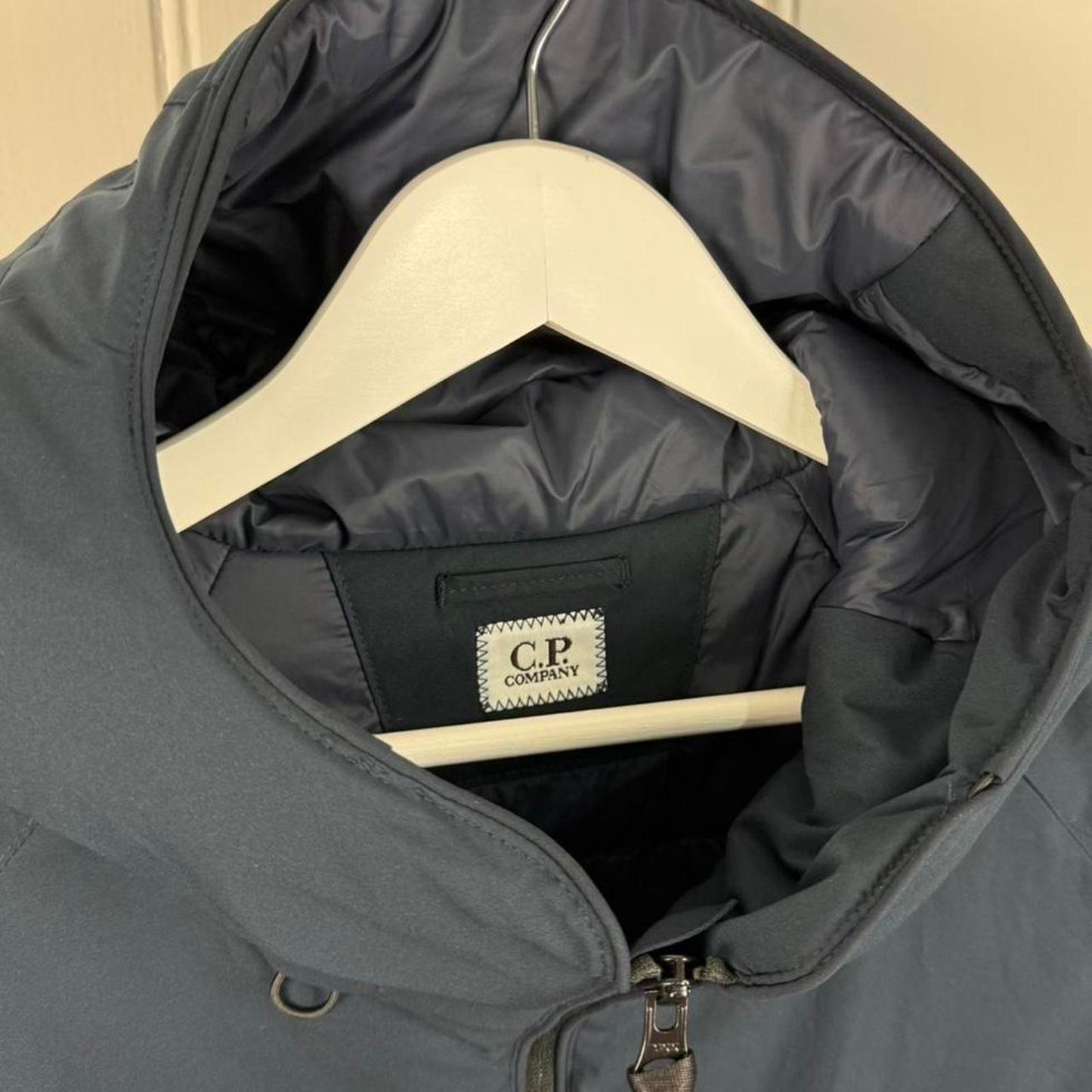 CP Company Primaloft Insulated Jacket in Navy (L)
