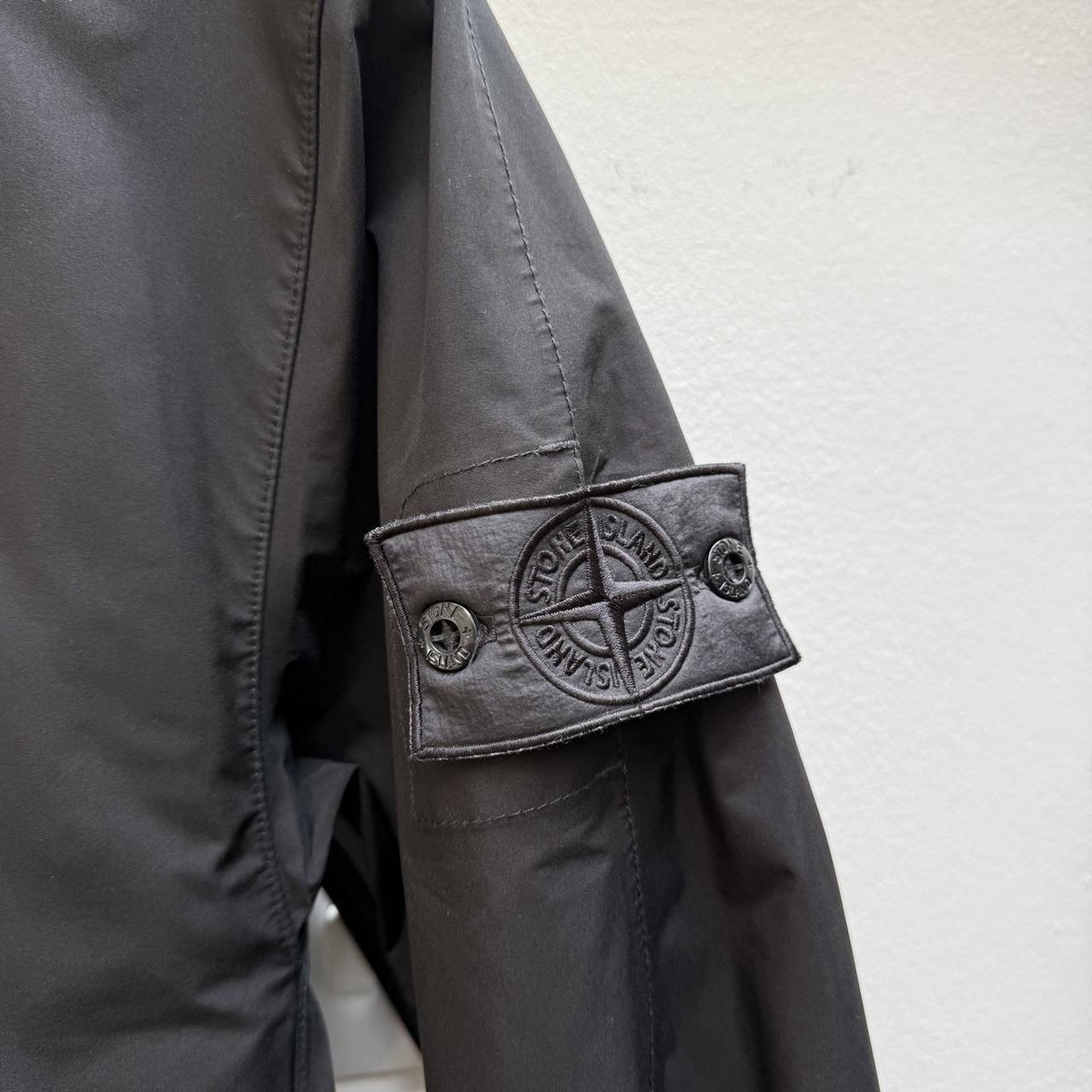Stone Island Shadow Project Gore-Tex Paclite Jacket (M)