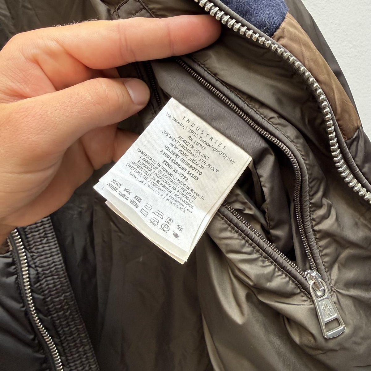 Moncler Vilbert Puffer Jacket (S)