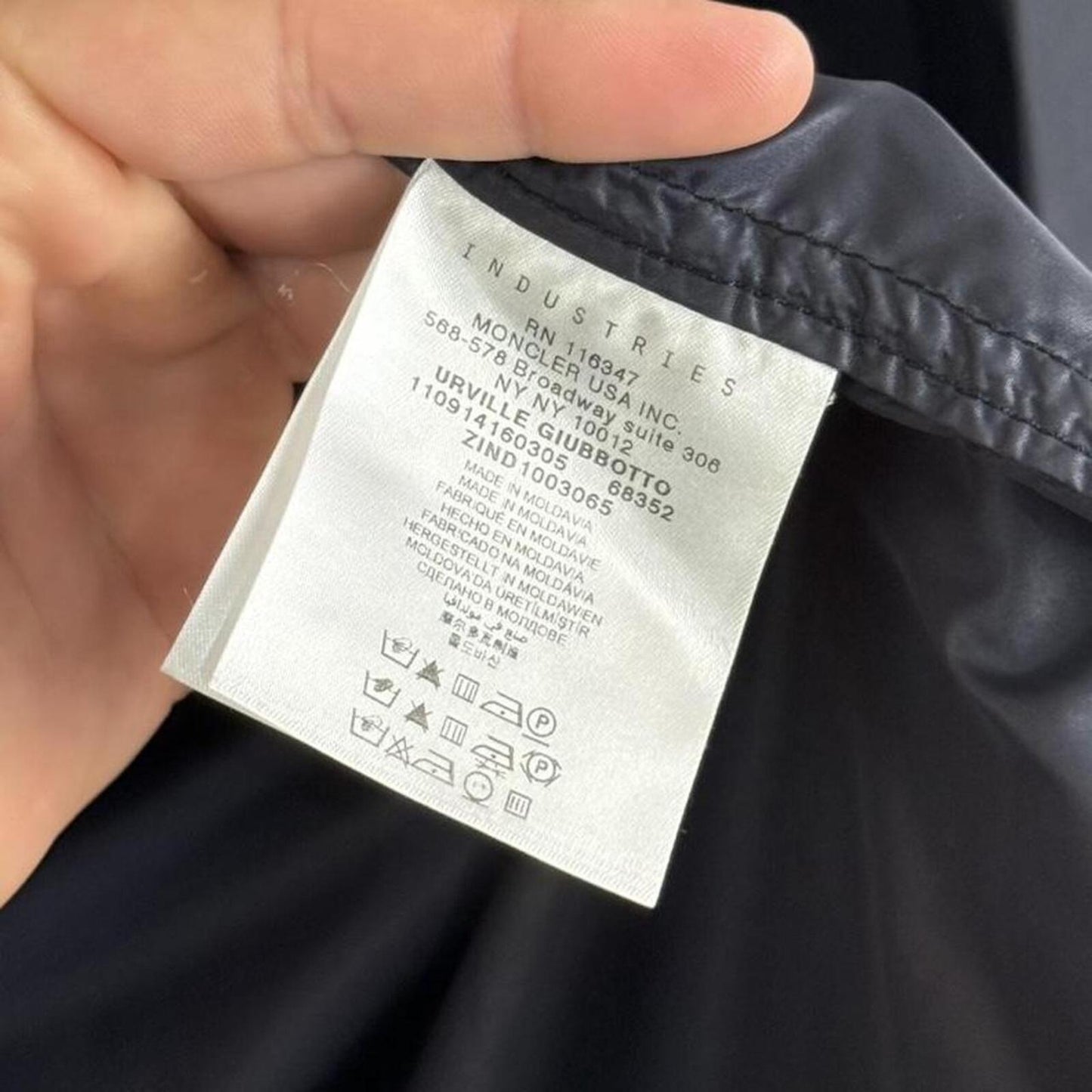 Moncler Urville Packable Jacket Navy (M)