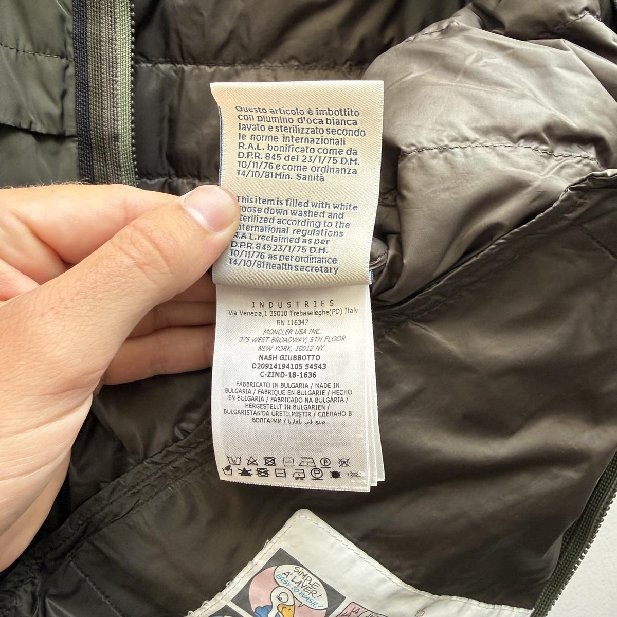 Moncler ‘Nash’ Puffer Jacket (L)