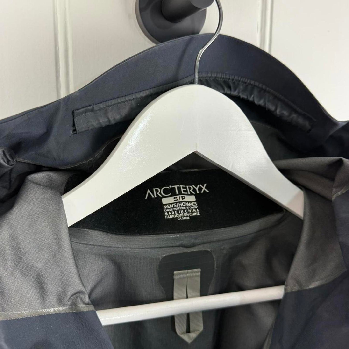 Arc’teryx SV (Severe Weather) GORE-TEX Pro Shell Jacket (L)