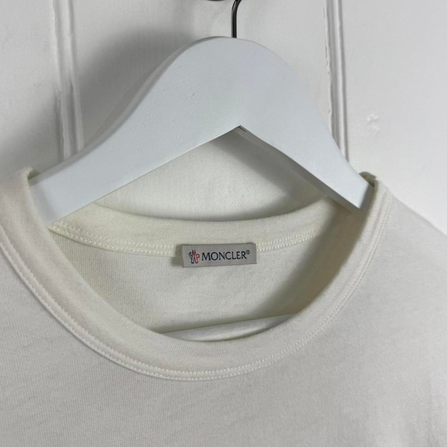 Moncler Logo T-Shirt – Off White (L)